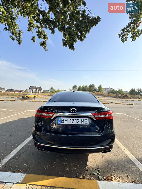 Седан Toyota Avalon 2016 в Киеве