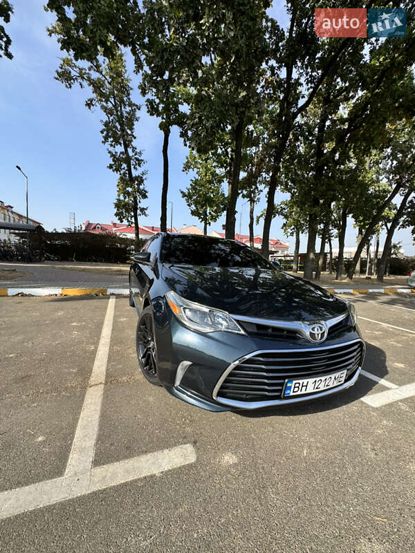 Седан Toyota Avalon 2016 в Киеве