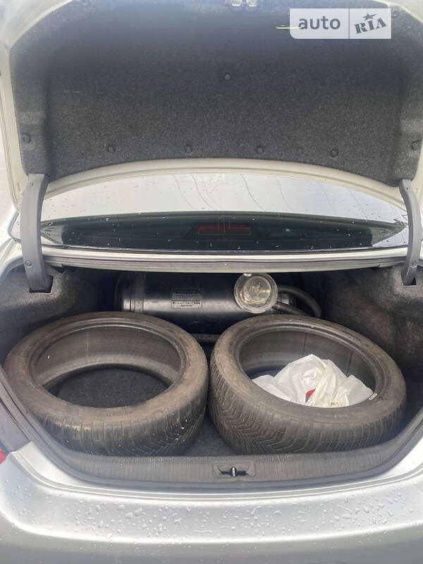 Седан Toyota Avalon 2005 в Виннице