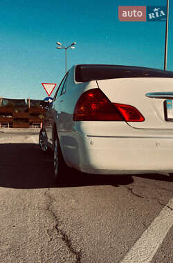 Седан Toyota Avalon 2002 в 