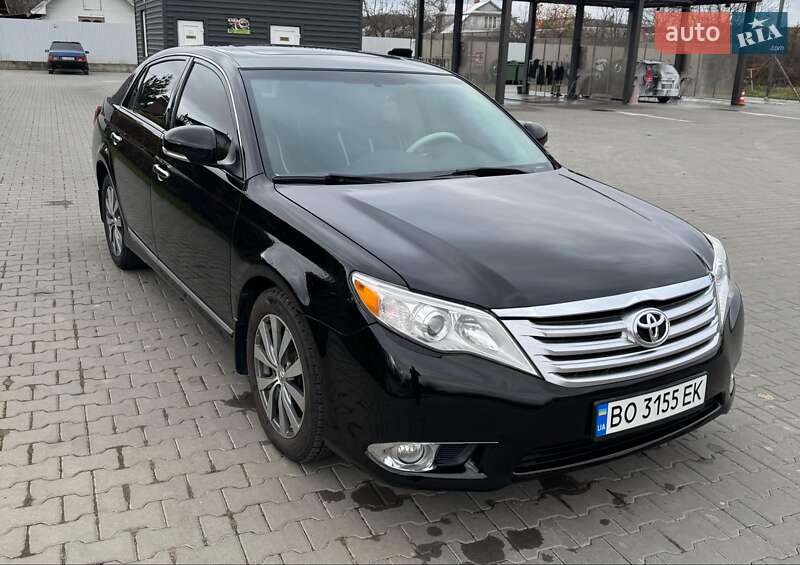 Седан Toyota Avalon 2011 в Косове
