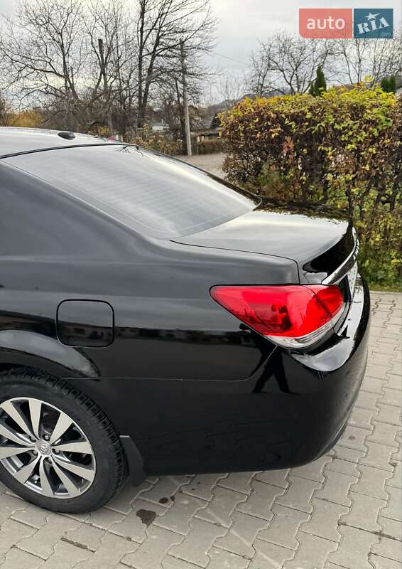 Седан Toyota Avalon 2011 в Косове