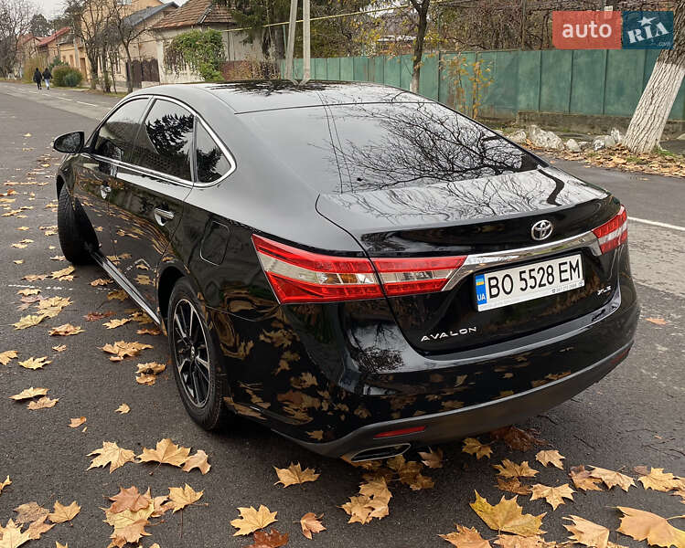 Седан Toyota Avalon 2013 в Бродах
