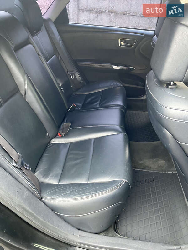 Седан Toyota Avalon 2013 в Бродах