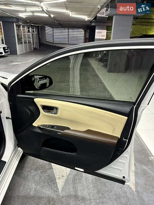 Седан Toyota Avalon 2016 в Одесі