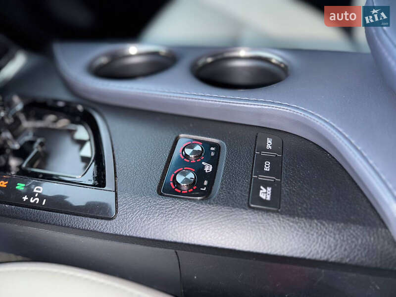 Седан Toyota Avalon 2013 в Ивано-Франковске