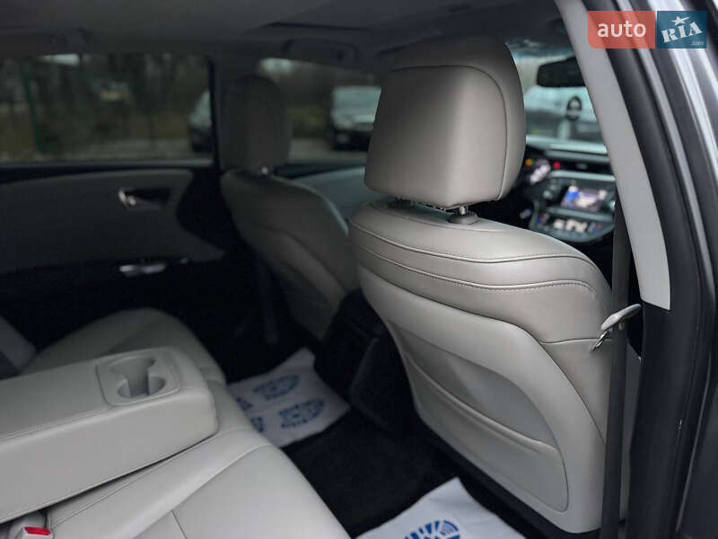 Седан Toyota Avalon 2013 в Ивано-Франковске