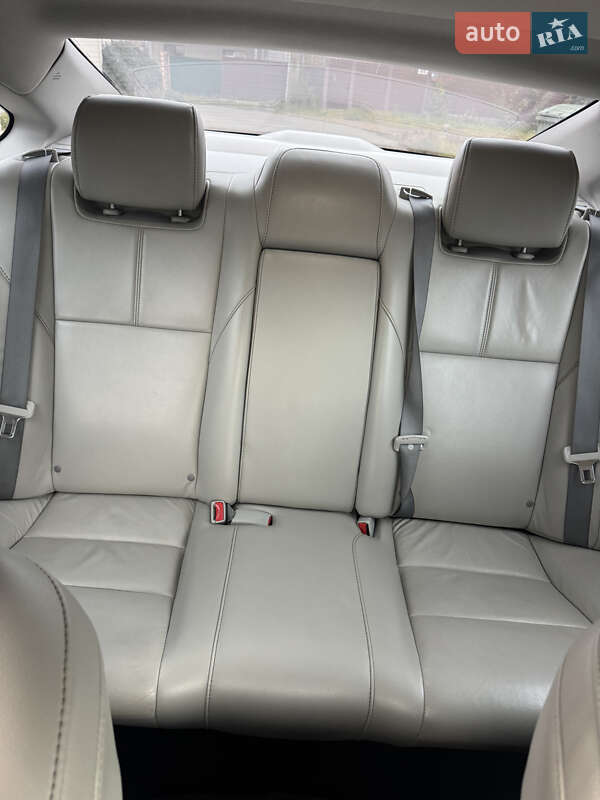 Седан Toyota Avalon 2015 в Чорноморську