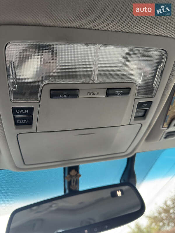 Седан Toyota Avalon 2015 в Чорноморську