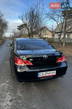 Седан Toyota Avalon 2006 в Умані