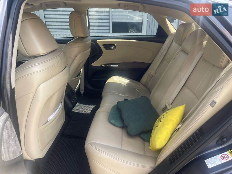 Седан Toyota Avalon 2013 в Виннице