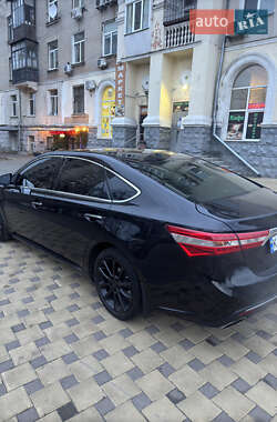 Седан Toyota Avalon 2013 в Киеве