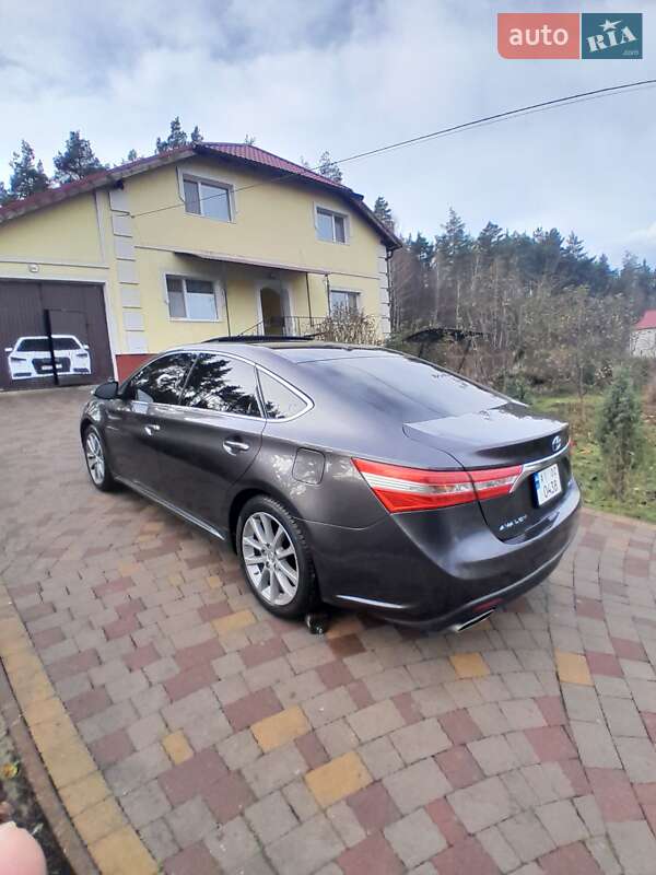 Седан Toyota Avalon 2015 в Киеве