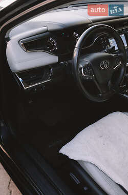 Седан Toyota Avalon 2015 в 