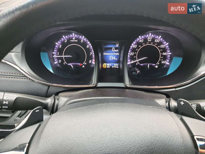 Седан Toyota Avalon 2018 в Хмельницькому