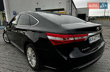 Седан Toyota Avalon 2015 в 