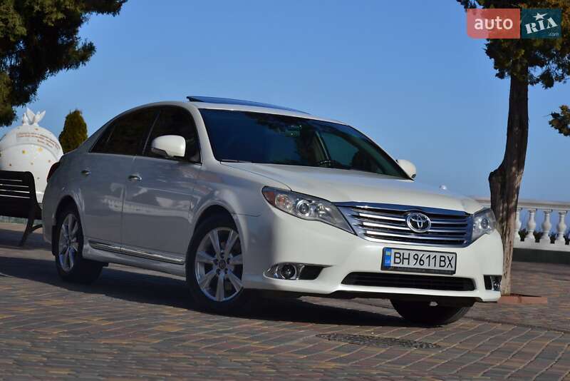 Седан Toyota Avalon 2011 в Одессе