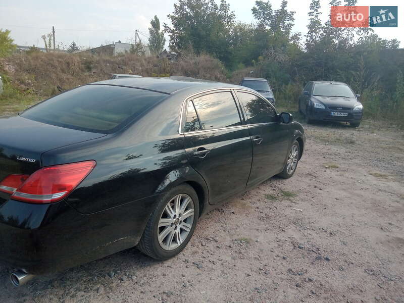 Седан Toyota Avalon 2007 в Ківерцях