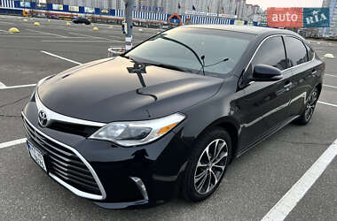 Седан Toyota Avalon 2015 в Киеве