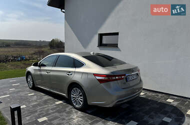 Седан Toyota Avalon 2014 в 