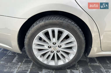 Седан Toyota Avalon 2014 в 