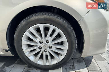 Седан Toyota Avalon 2014 в 