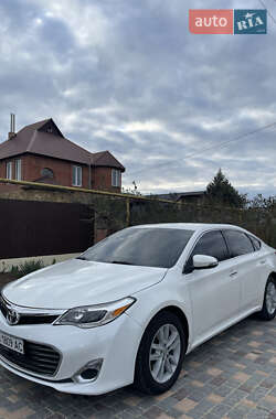 Седан Toyota Avalon 2012 в 