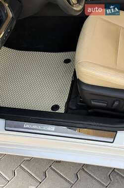 Седан Toyota Avalon 2017 в 