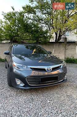 Седан Toyota Avalon 2013 в 
