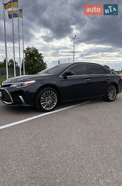 Седан Toyota Avalon 2018 в 