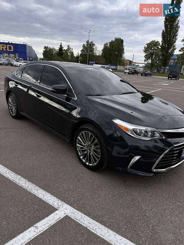 Седан Toyota Avalon 2018 в Житомирі