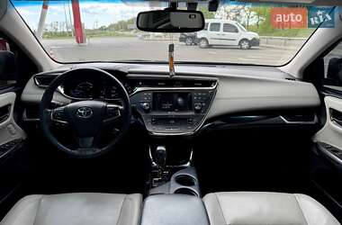 Седан Toyota Avalon 2013 в 