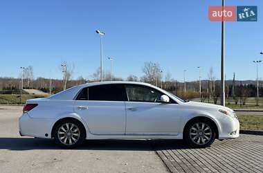 Седан Toyota Avalon 2010 в 
