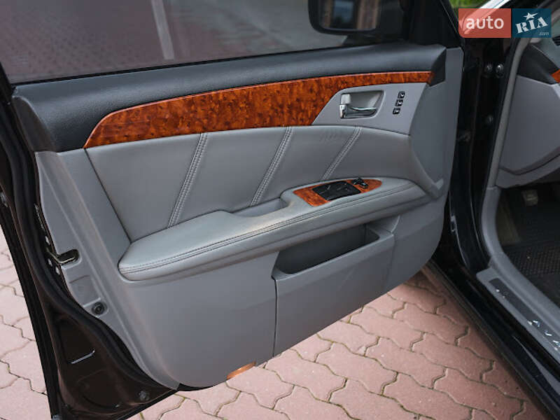 Седан Toyota Avalon 2006 в Чернівцях