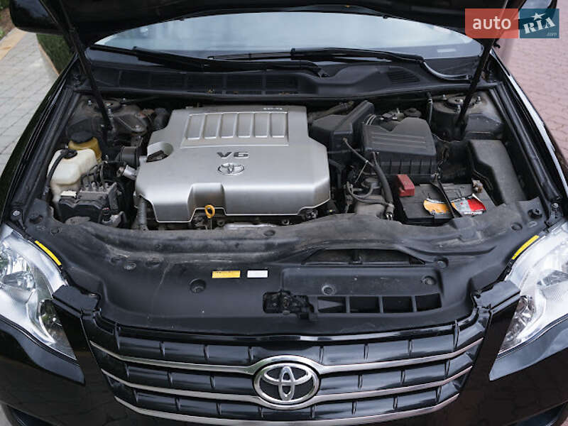 Седан Toyota Avalon 2006 в Чернівцях