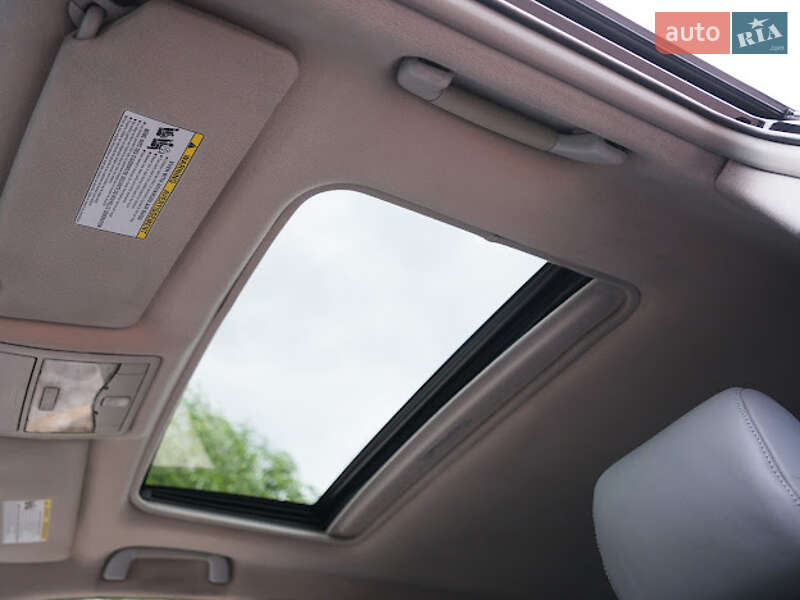 Седан Toyota Avalon 2006 в Чернівцях