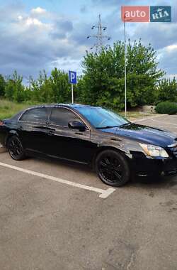 Седан Toyota Avalon 2006 в Каменском