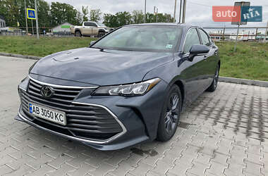 Седан Toyota Avalon 2019 в Виннице