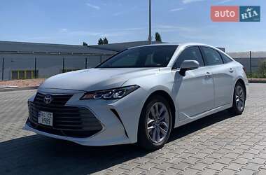 Седан Toyota Avalon 2018 в Луцке