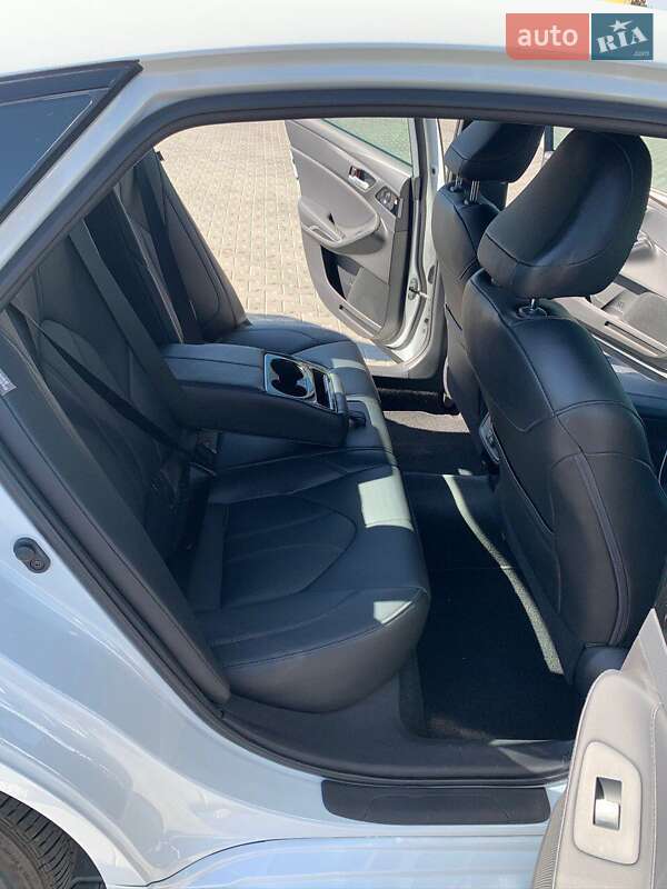 Седан Toyota Avalon 2018 в Луцьку