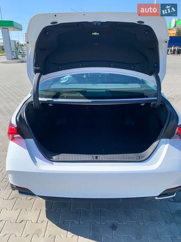 Седан Toyota Avalon 2018 в Луцьку