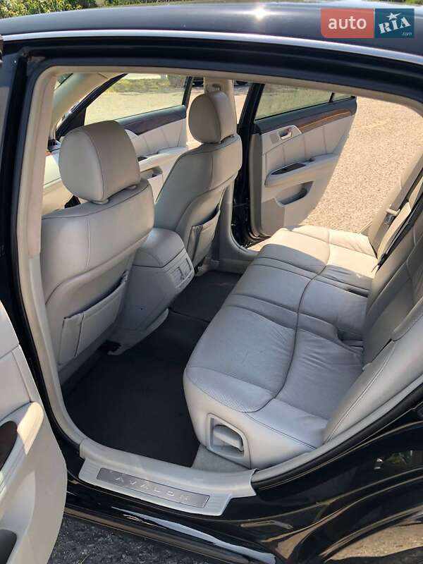 Седан Toyota Avalon 2008 в Черноморске