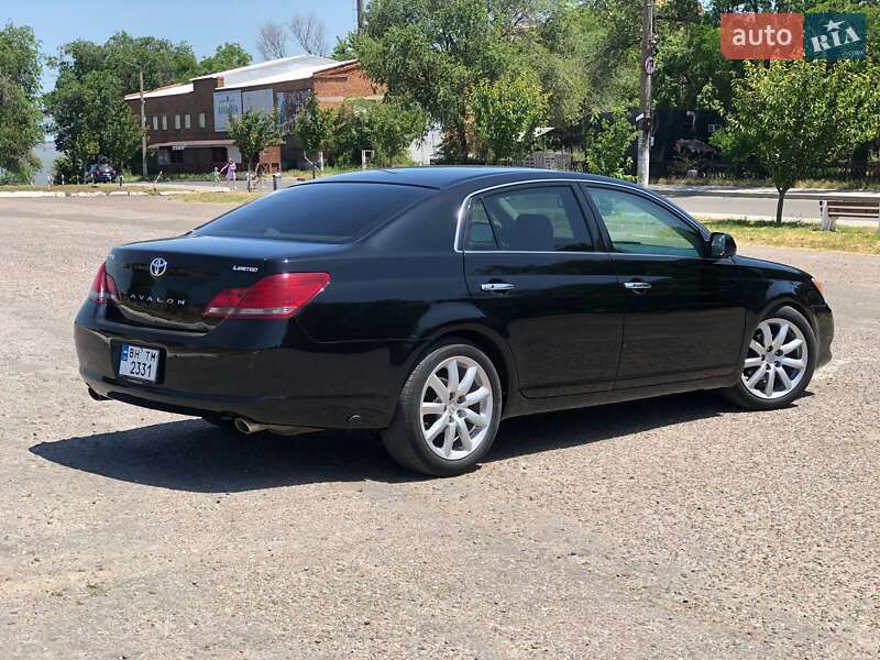 Седан Toyota Avalon 2008 в Черноморске