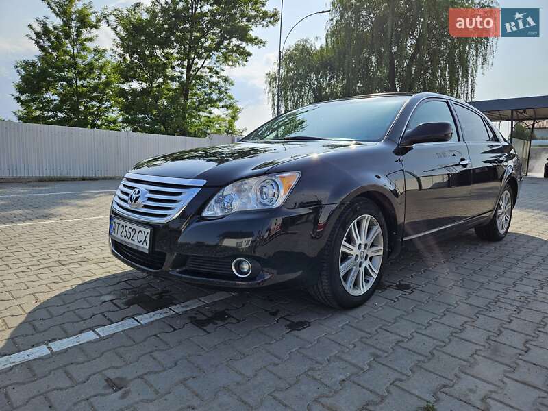 Седан Toyota Avalon 2008 в Снятине