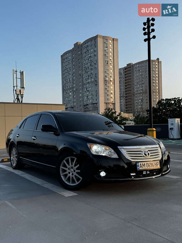 Седан Toyota Avalon 2008 в Киеве