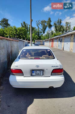 Седан Toyota Avalon 1995 в 