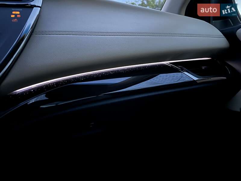Седан Toyota Avalon 2014 в Дніпрі