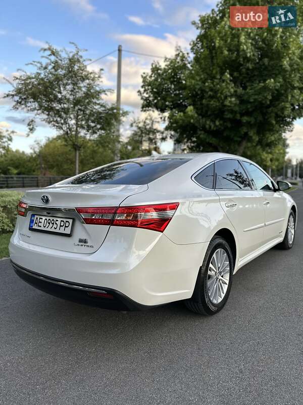 Седан Toyota Avalon 2014 в Дніпрі