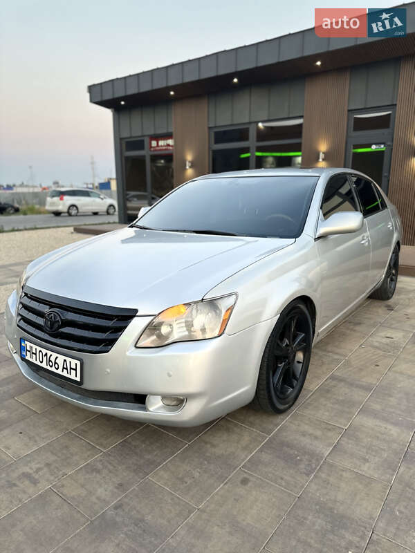 Toyota Avalon 2005