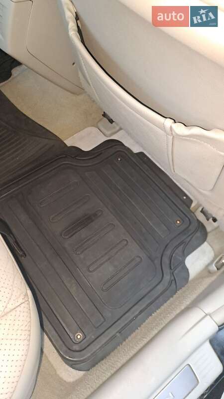 Седан Toyota Avalon 2006 в Измаиле